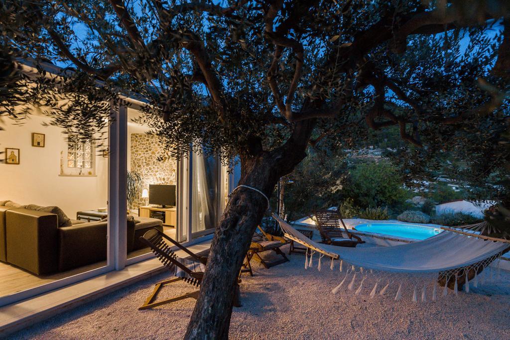 Holiday Home Zlatni San - Private Heated Pool Bol Ruang foto