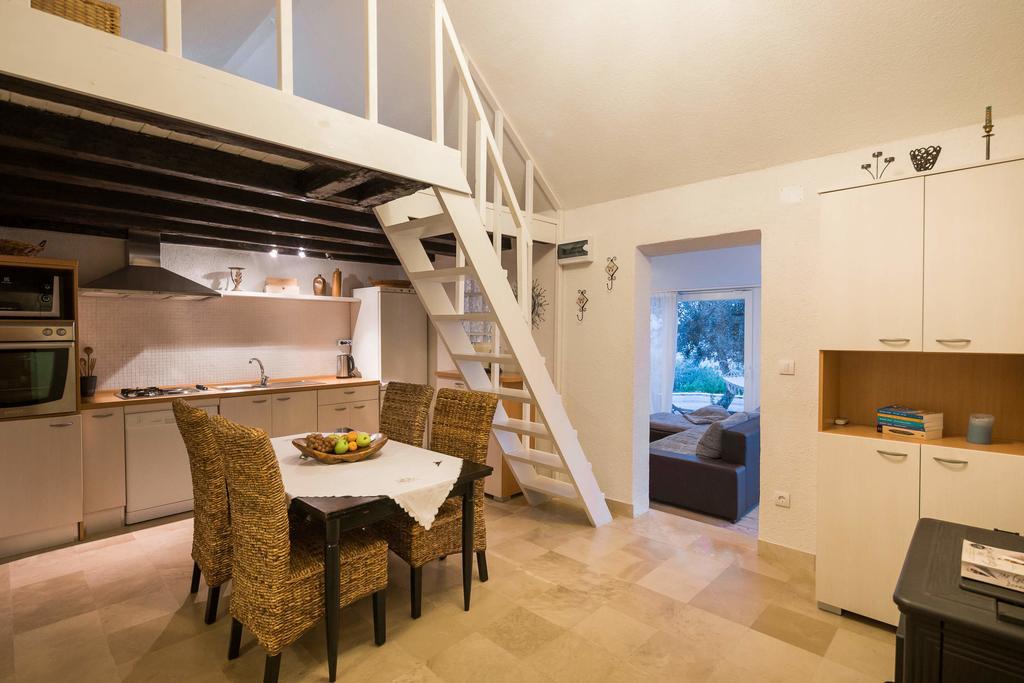 Holiday Home Zlatni San - Private Heated Pool Bol Ruang foto