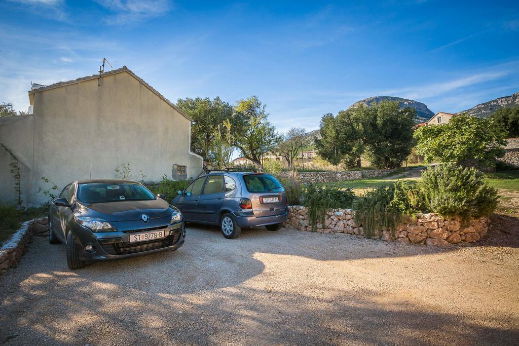 Holiday Home Zlatni San - Private Heated Pool Bol Ruang foto