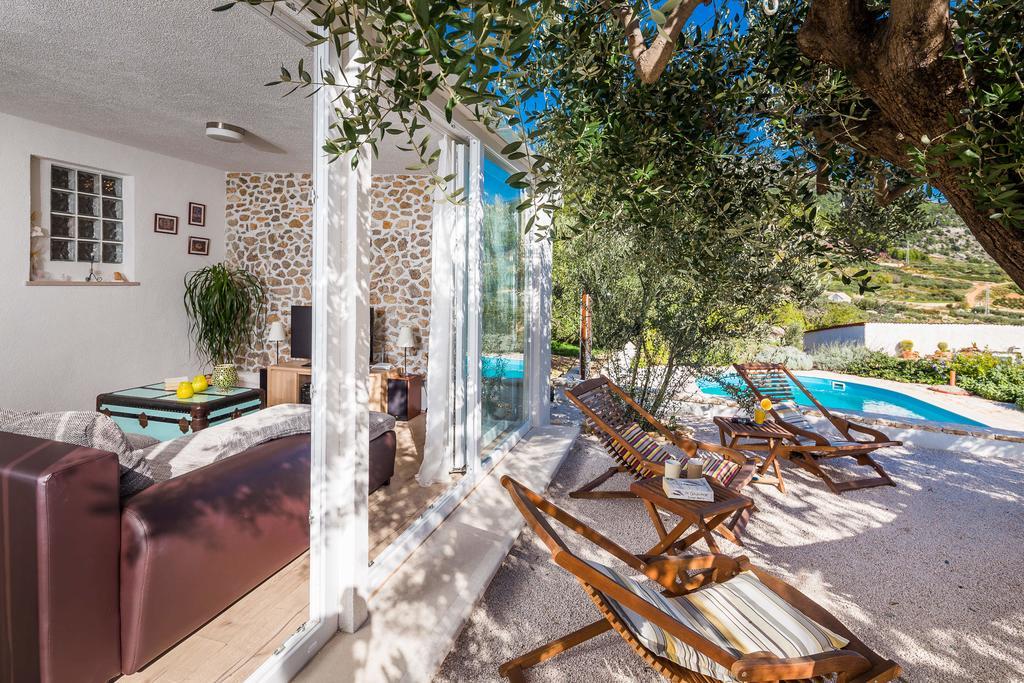 Holiday Home Zlatni San - Private Heated Pool Bol Ruang foto