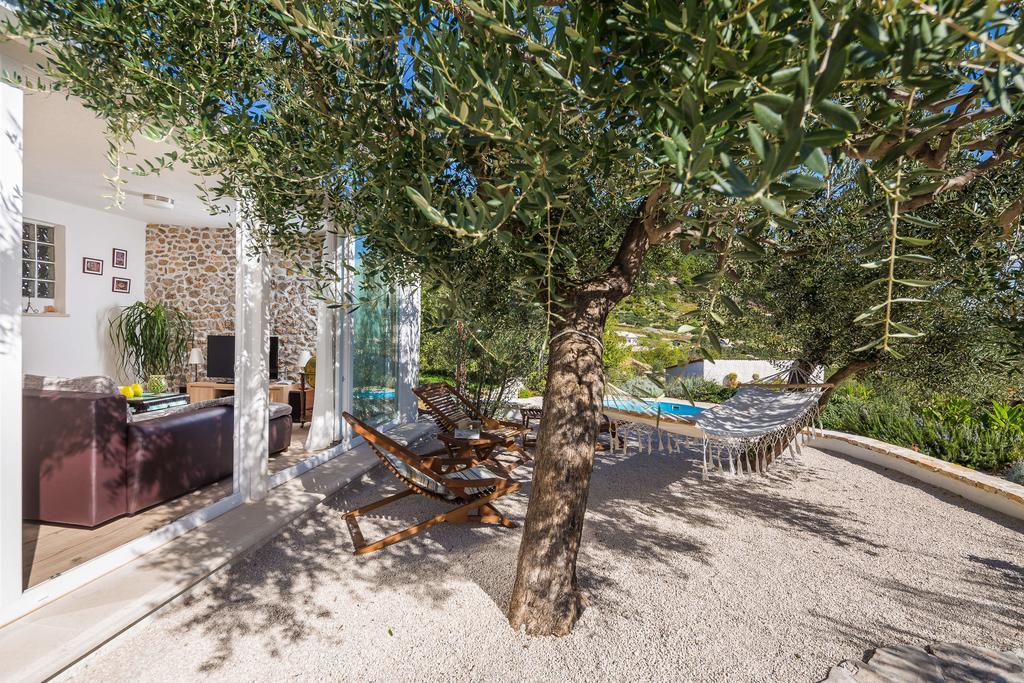 Holiday Home Zlatni San - Private Heated Pool Bol Ruang foto