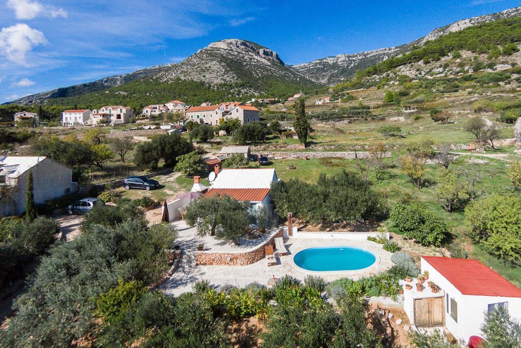 Holiday Home Zlatni San - Private Heated Pool Bol Ruang foto